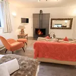 Nyaraló Le *